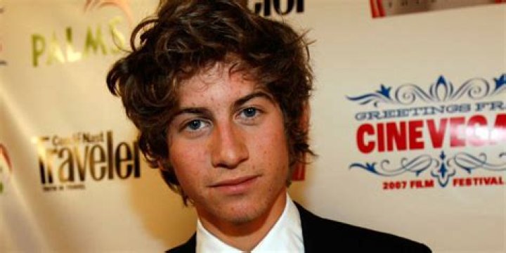 What is Alex D. Linz's doing now? Net Worth, Education, Wiki