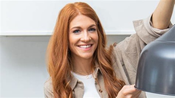 What Is Jenn Todryk Natural Hair Color? Wikipedia Bio Husband & Age Details
