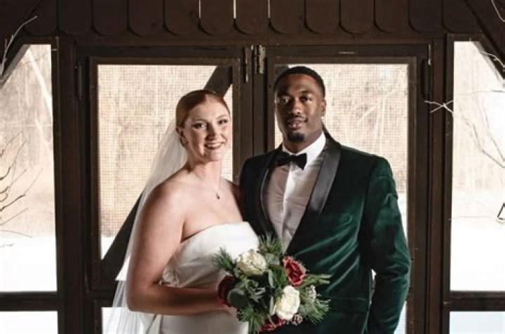 Who is Emma Robinson, Wife of Dominique Robinson? His Relationship, Parents, Family, Net Worth, Salary and Jersey