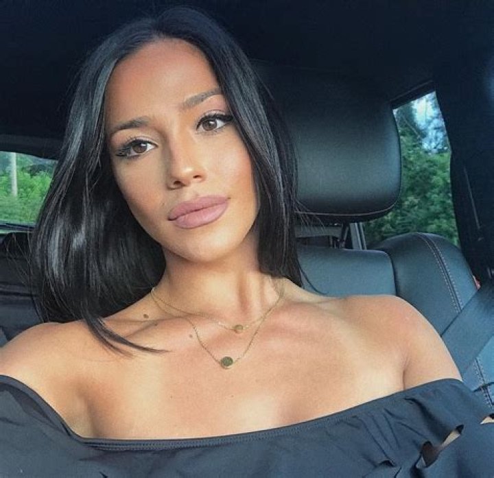 Who is Giuliana, Girlfriend of Jerick McKinnon? His Parents, Family, Salary, Jersey