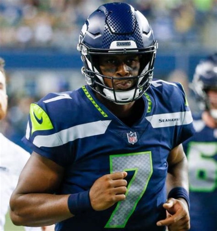 Who is Hayley Eastham, Wife of Geno Smith? His Parents, Family, Salary, Jersey