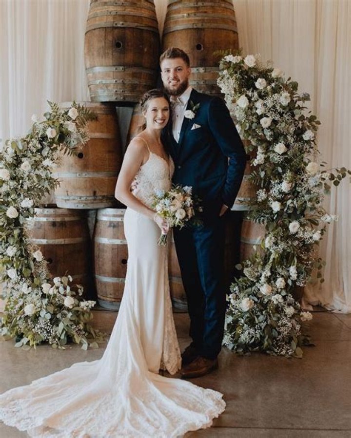 Who is Kayla Wade, Wife of Dean Wade? His Parents, Family, Salary, Jersey