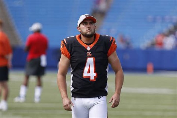 Who is the Girlfriend of Randy Bullock? His Parents, Family, Salary and Jersey