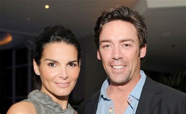Who Was Angie Harmon Married To