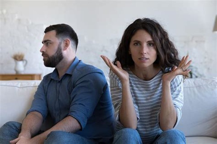 Man Calls Girlfriend 'Selfish' for Talking to Another Guy