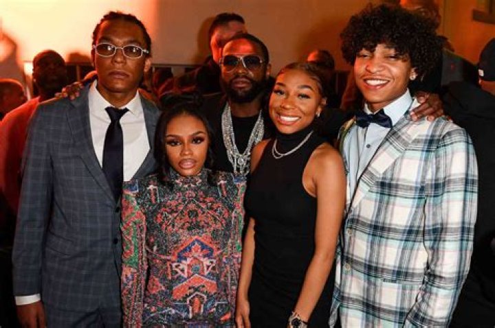 Zion Shamaree Mayweather wikipédia, biographie, épouse, origine, femme, nouveau compagnon, taille, enfant et plus