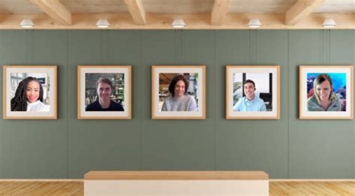 Zoom’s Immersive View puts up to 25 people inside one virtual background